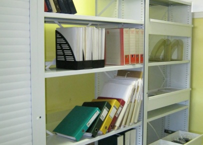 Стационарные металлические стеллажи для офиса